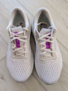 Brooks Ghost 16 Athletic Shoes Cream Beige Purple 9.5